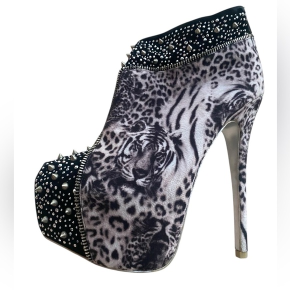 Italina Dolls Kill Tiger Print with Jewels platform boots SZ 8.5 - Picture 1 of 10